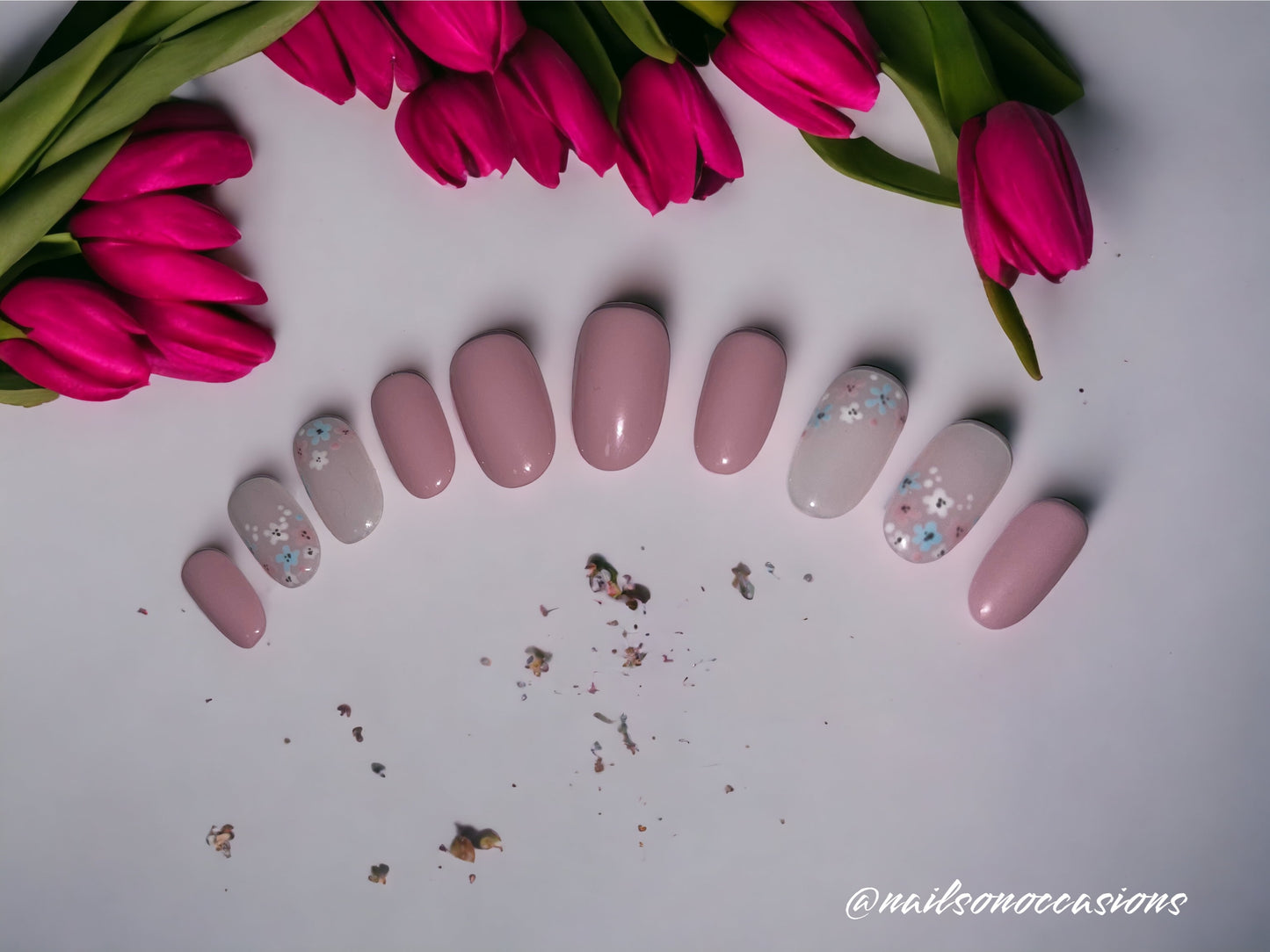 Press On Nails | floral  Nails | Short pink Gel Nails | Acrylic Nails | False Nails | Fake Nails | Autumn Nails | BIAB | Handmade | Removable Nails | Stick on nails | UK free delivery | Summer nails | Nails on occasions | salon ready | Oval shape |