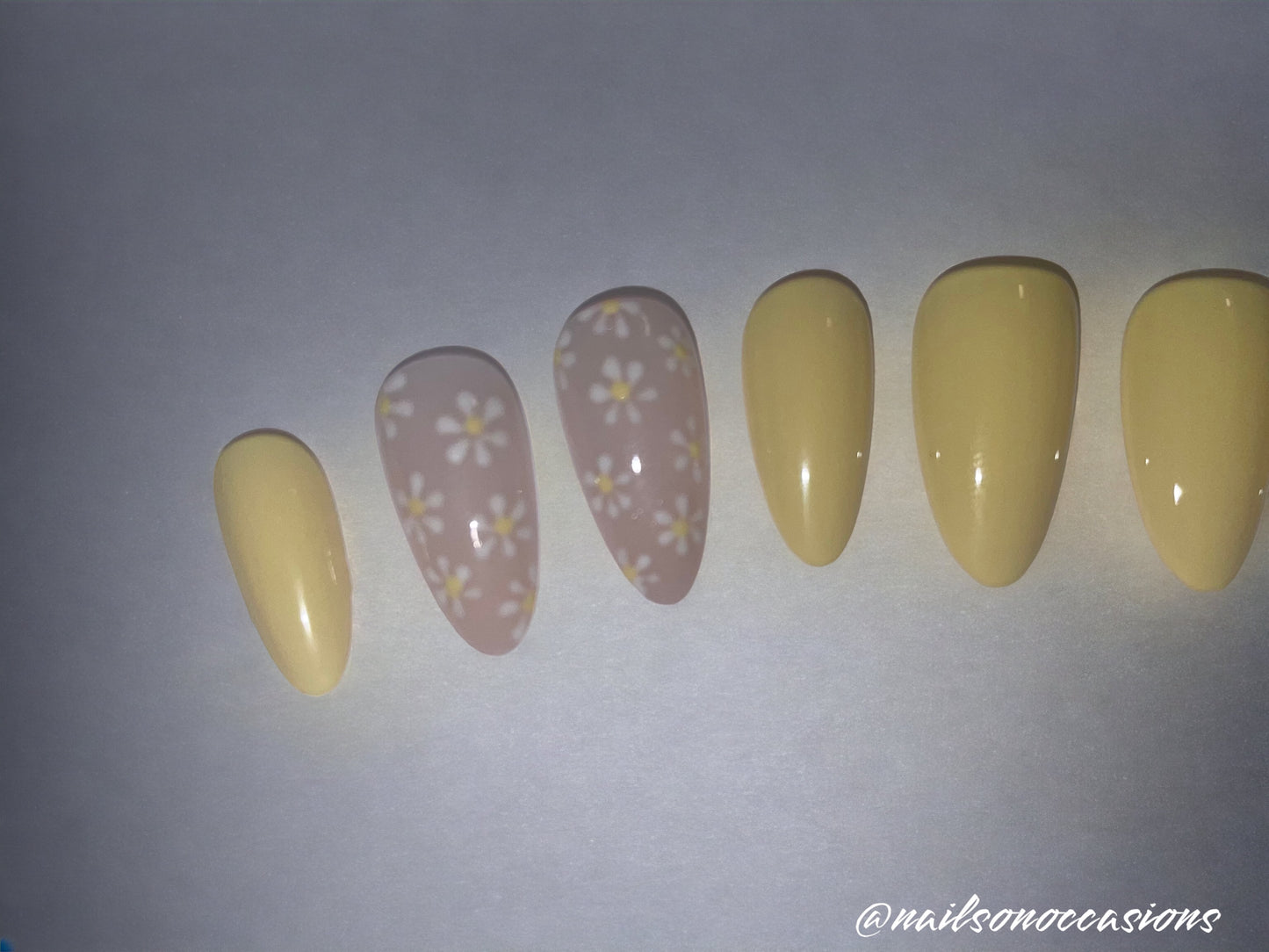 Press On Nails | yellow Nails | medium Almond Gel Nails | Acrylic Nails | False Nails | Fake Nails | Thanksgiving Nails | BIAB | Handmade | Removable Nails | Stick on nails | UK free delivery | Summer nails | Nails on occasions | salon ready | daisy art