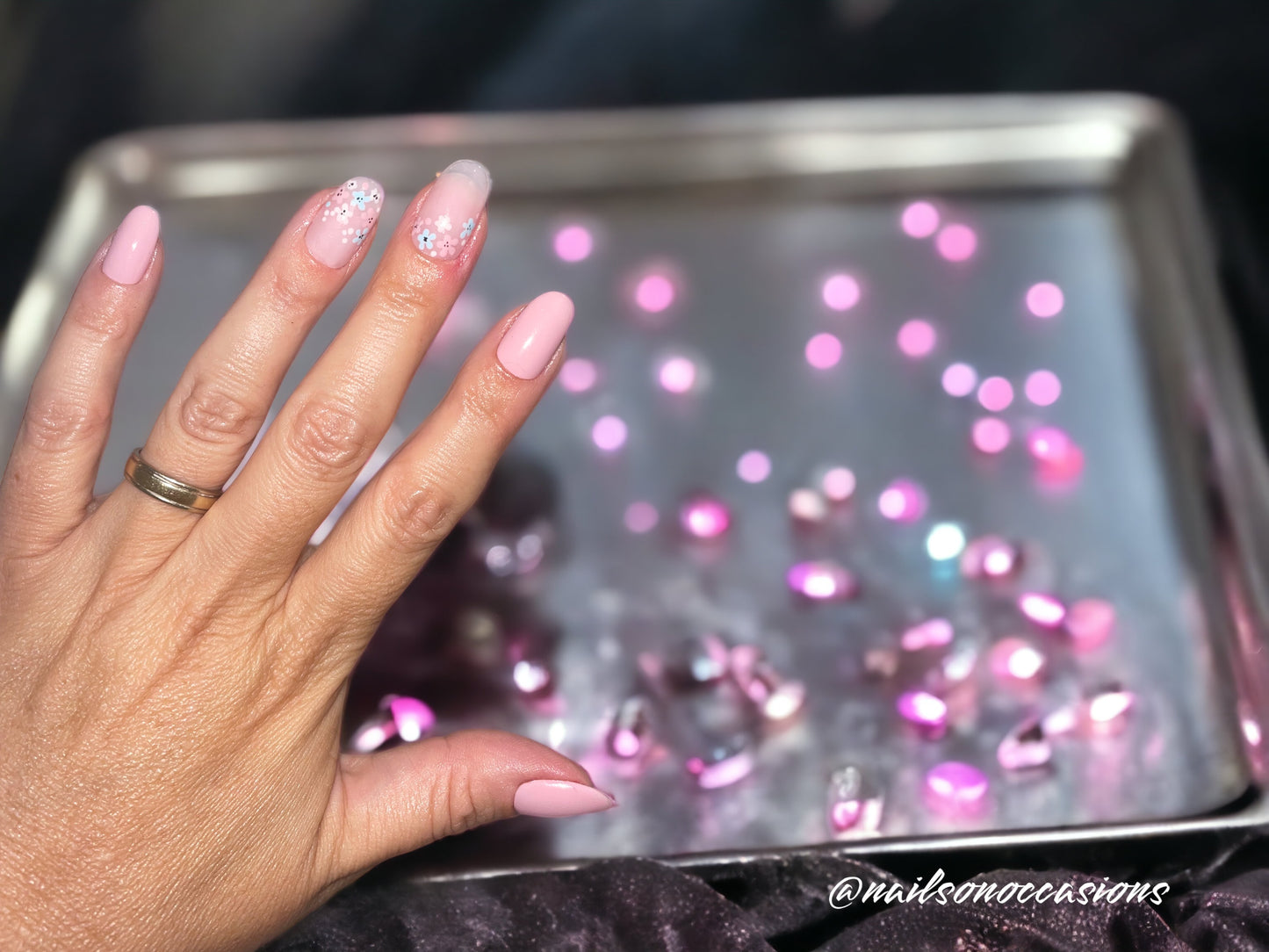 Press On Nails | floral  Nails | Short pink Gel Nails | Acrylic Nails | False Nails | Fake Nails | Autumn Nails | BIAB | Handmade | Removable Nails | Stick on nails | UK free delivery | Summer nails | Nails on occasions | salon ready | Oval shape |