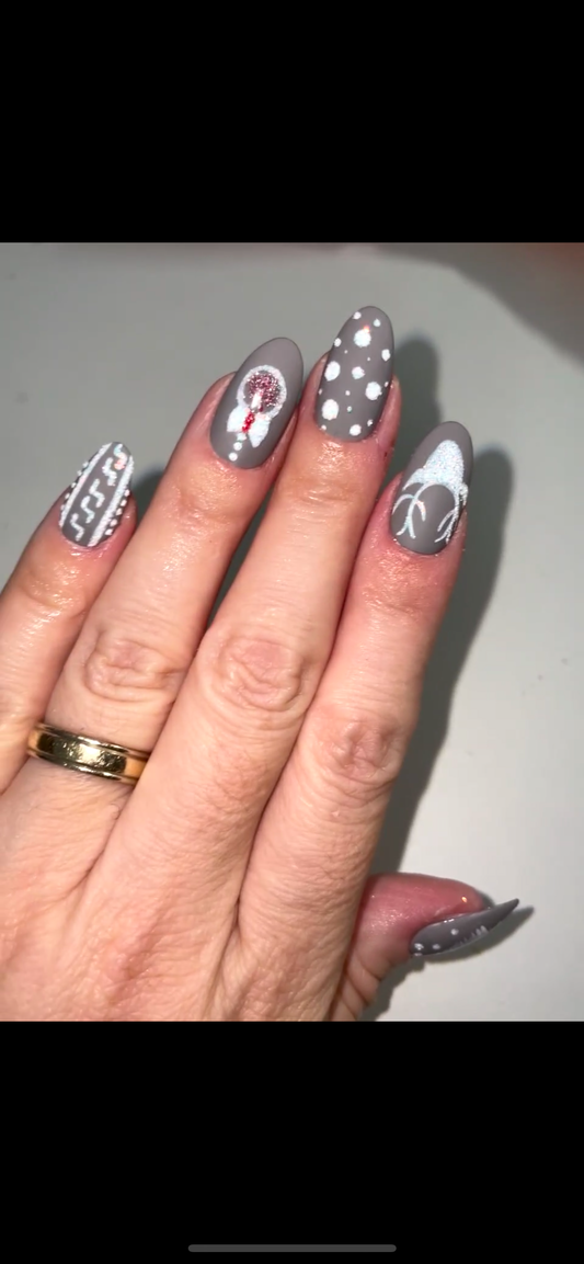 Short round Christmas grey press on nails