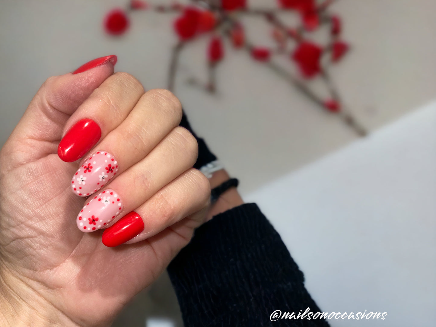 Press On Nails | flower Nails | Short red Gel Nails | Acrylic Nails | False Nails | Fake Nails | Thanksgiving Nails | BIAB | Handmade | Removable Nails | Stick on nails | UK free delivery | Summer nails | Nails on occasions | salon ready | Oval shape |