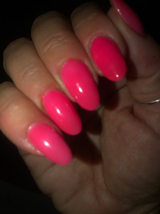 Pink handpainted gel press on nails|fake nails|fashion trend|stick on nails|