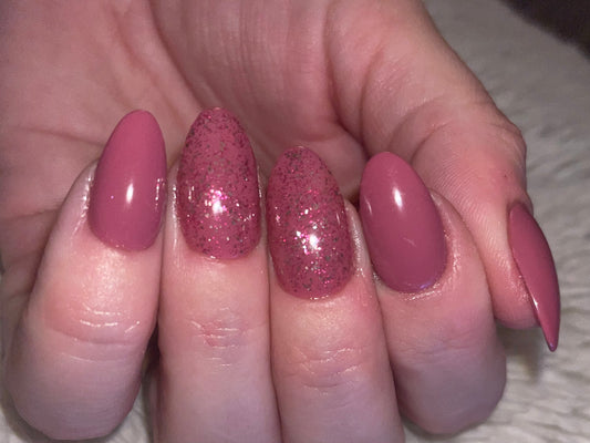 Medium round dusky pink press on nails