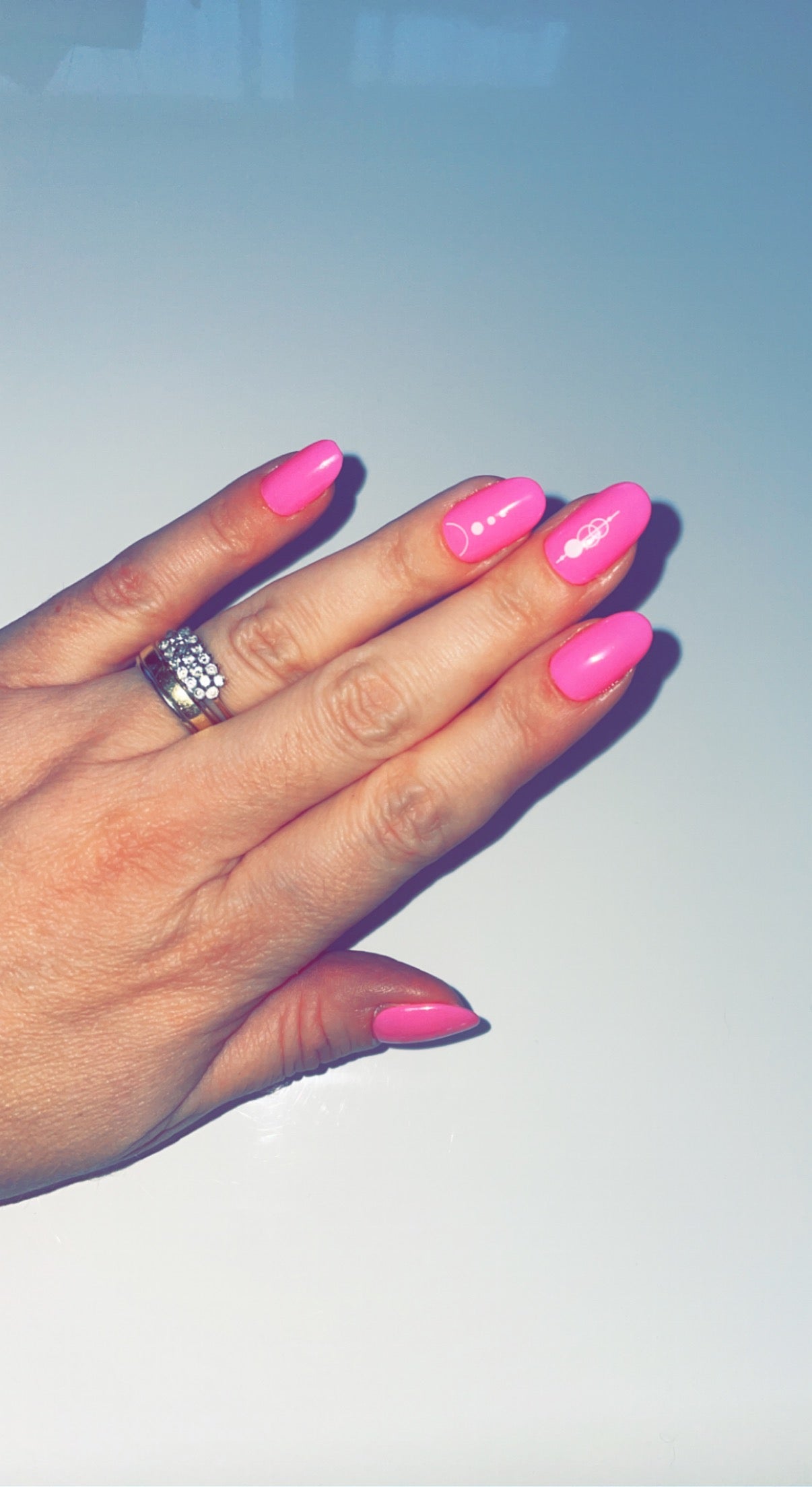 Short oval Summer pink geometric press on nails