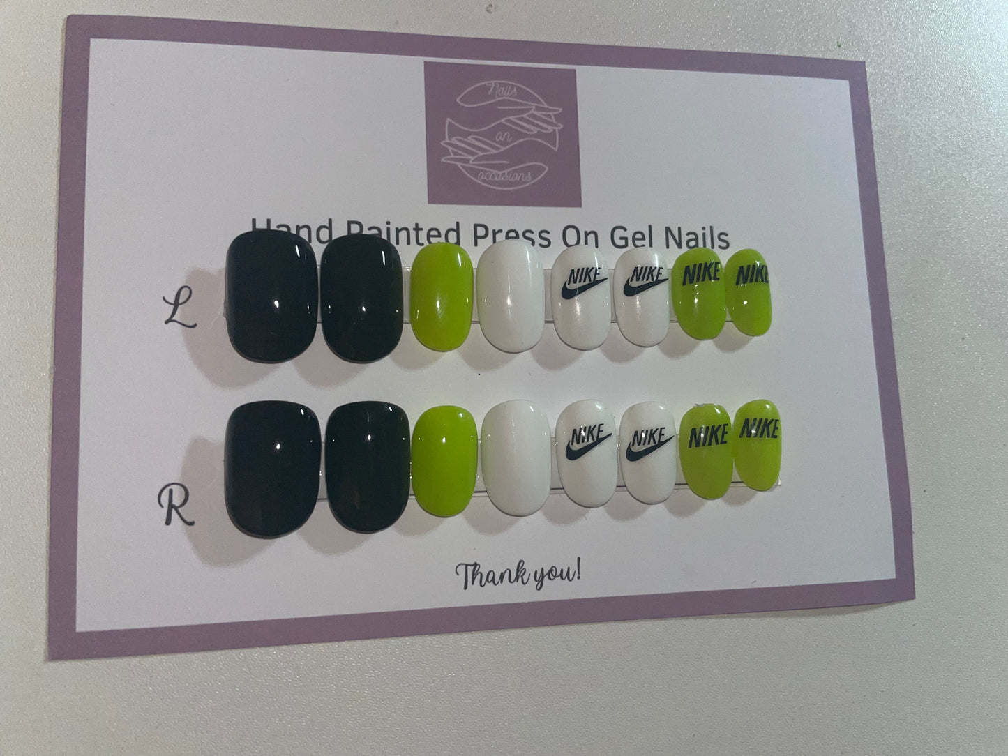 Short round Nike sport press on nails