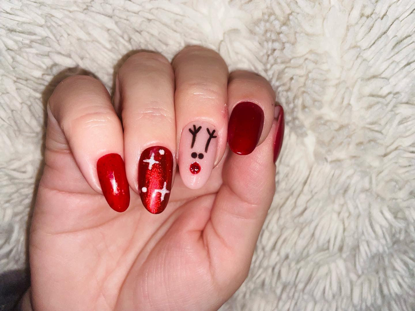 Short round Christmas Rudolph press on nails