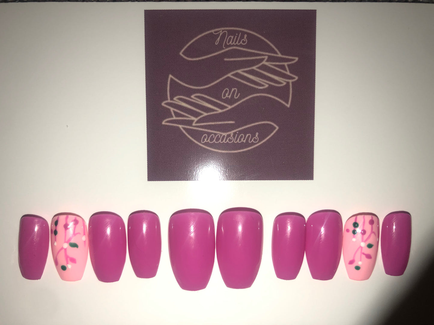 Medium round pink Cerise Press on nails