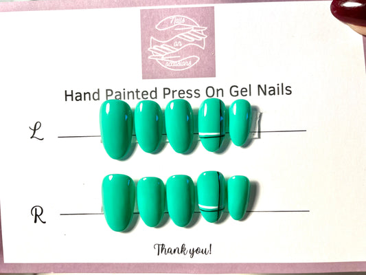 Short round Green abstract lines  press on nails