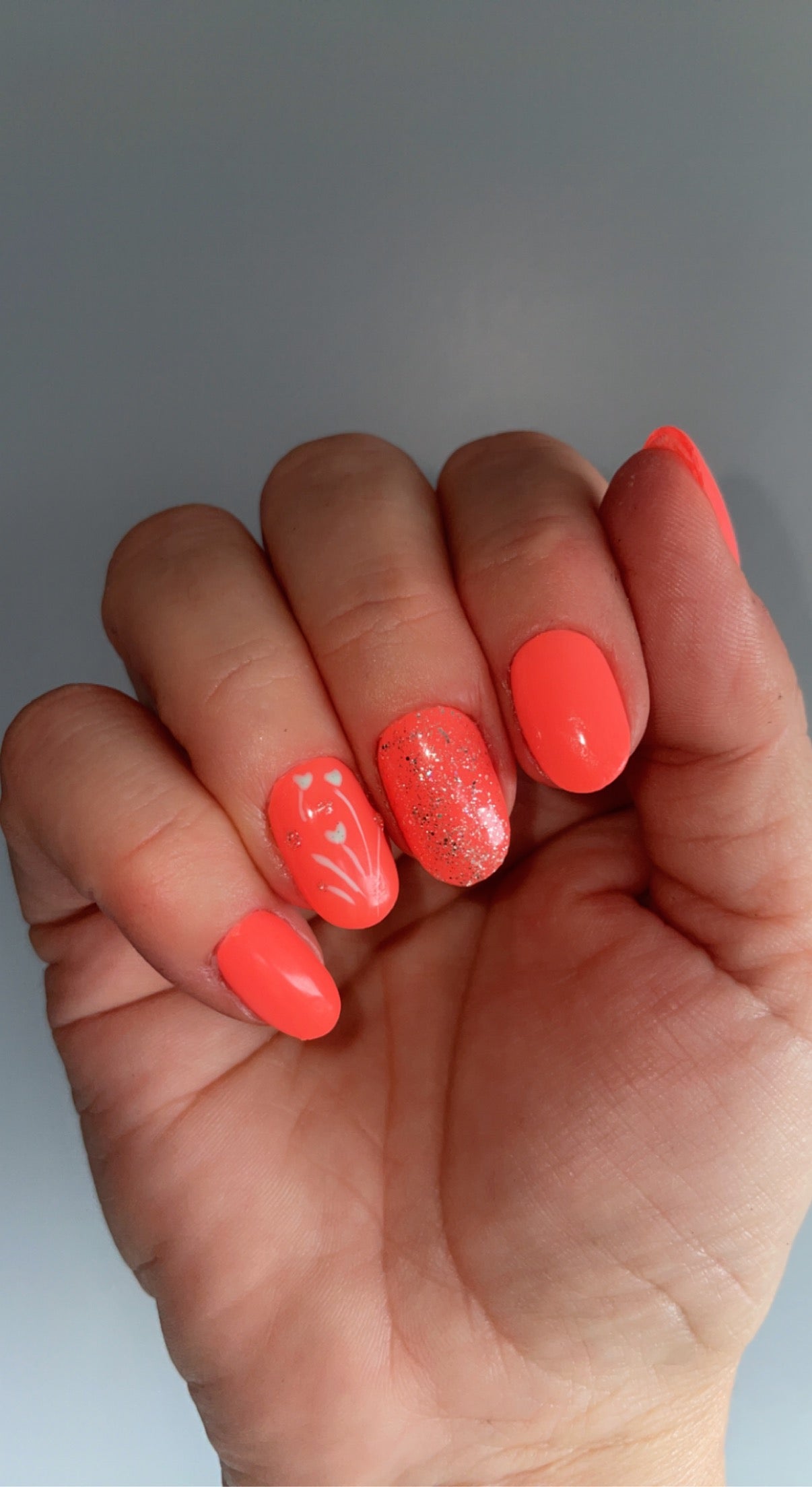 Handpainted Short Oval press on nails |coral colour | nail art | stick on false nails | glue on nails | lSelf adhesive | Glue on | Full Cover Nails | Fake Nails | UK Free Delivery | Luxury Gifts | Gel Nails | Minimalist | BIAB | Application kit included |