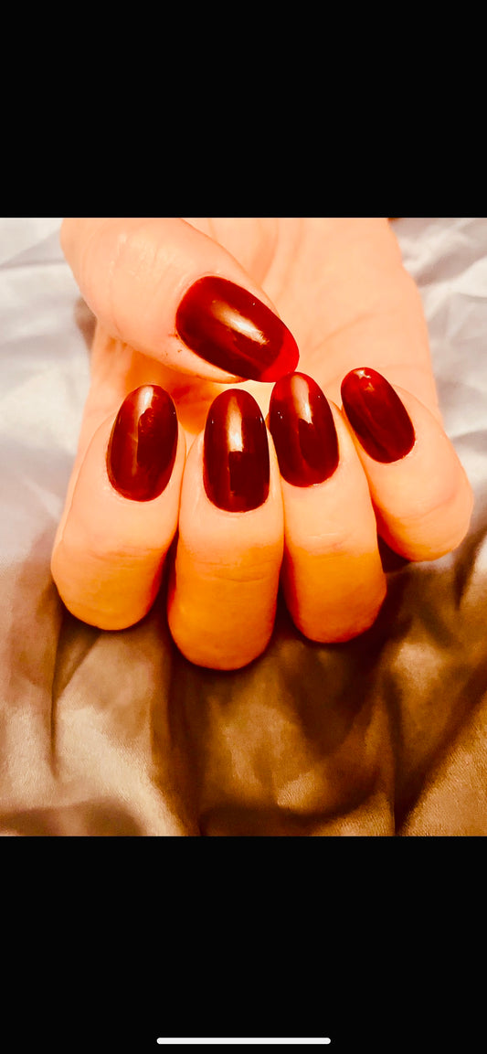 Short round Burgundy red press on nails