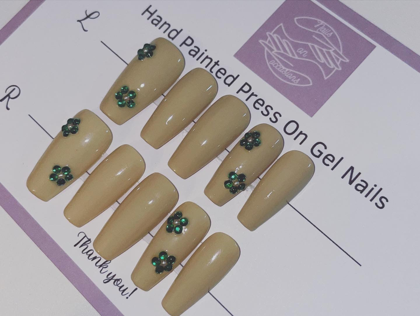 Medium coffin Daisy Rhinestones press on nails