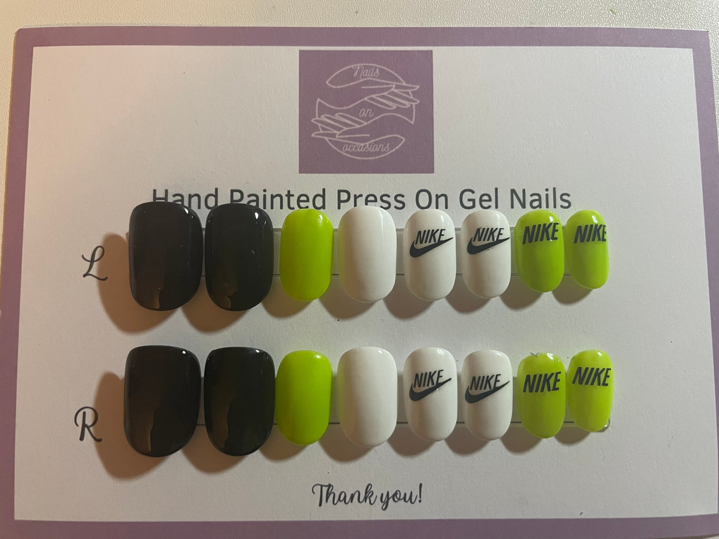 Short round Nike sport press on nails