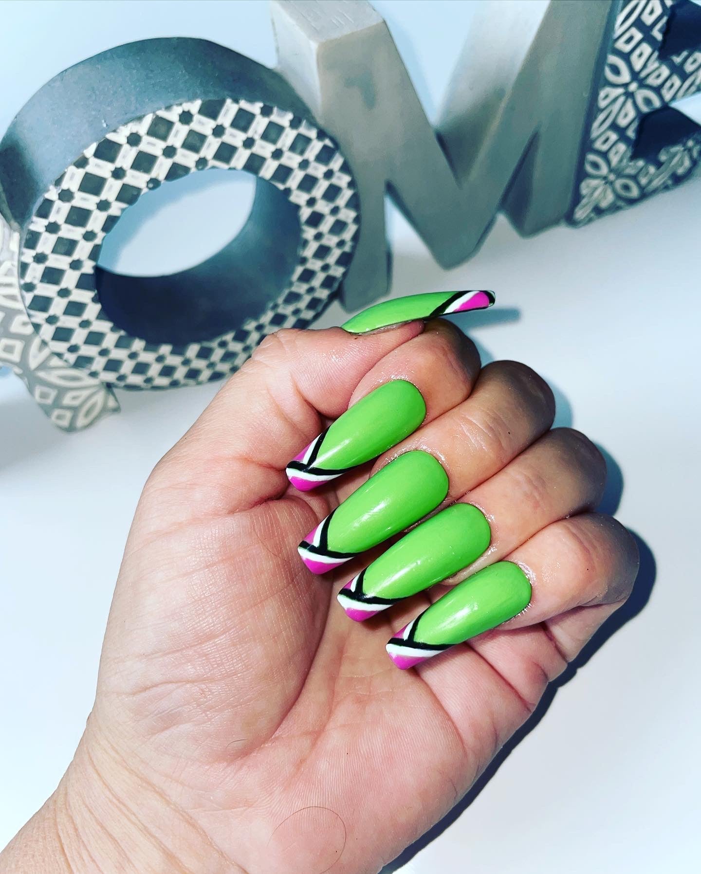 Handmade Press on Nails | Self adhesive | Glue on | Full Cover Nails | Fake Nails | Green Colour | UK Free Delivery | Luxury Gifts | Gel Nails | Long Coffin shape | BIAB | Application kit included | Reusable | Durable | Occasion wear | Abstract | DIY |