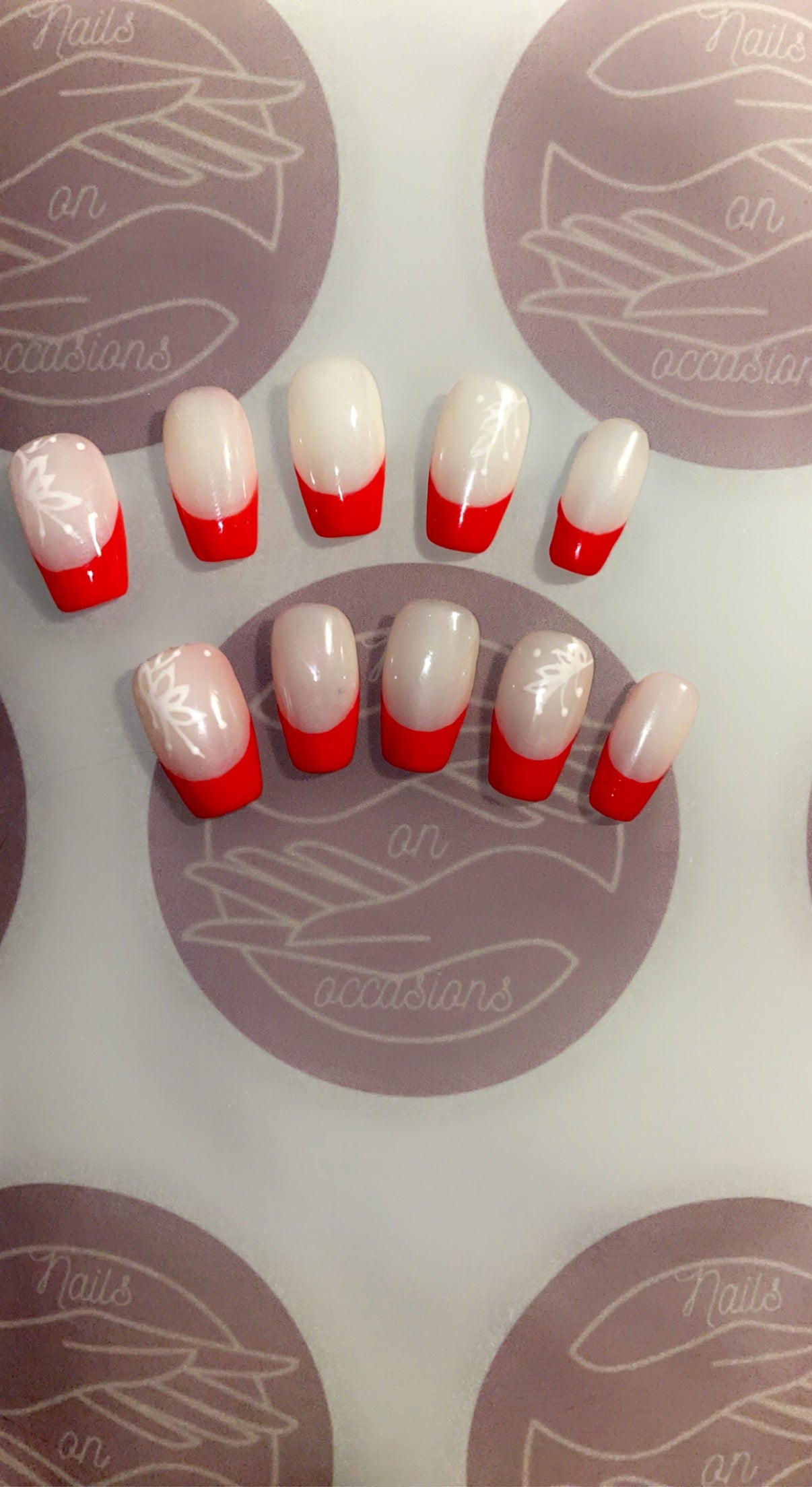 Short coffin Red classic French tip press on nails